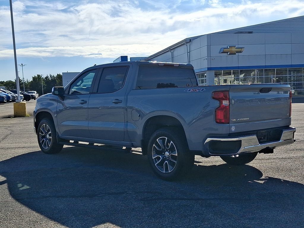 Used 2024 Chevrolet Silverado 1500 LT AWD/4WD image 5