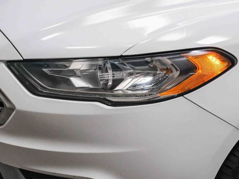 Used 2018 Ford Fusion SE w/ Equipment Group 201A image 11