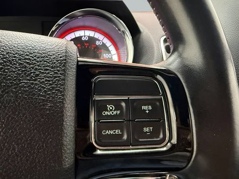Used 2019 Dodge Grand Caravan SXT FWD image 19