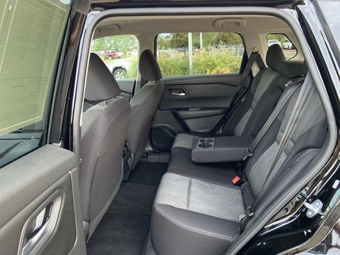 Used 2024 Nissan Rogue SV image 46