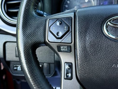 Used 2021 Toyota Tacoma TRD Off-Road image 17