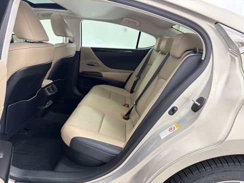 Used 2019 Lexus ES 300h w/ Premium Package FWD image 14