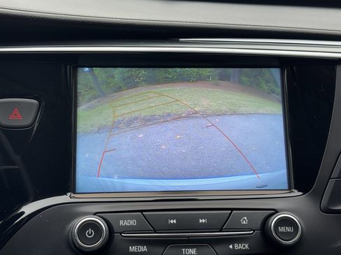 Used 2020 Buick Envision Essence image 28