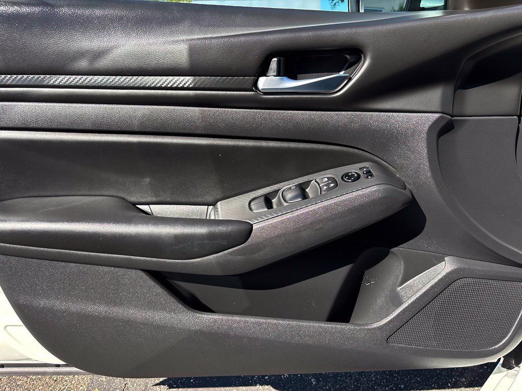 Certified 2021 Nissan Altima 2.5 S FWD image 23