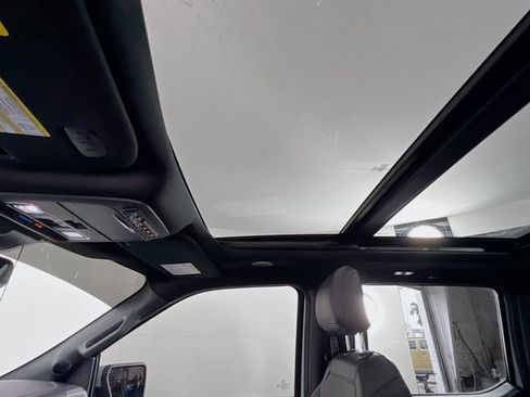 Used 2025 Ford F150 Raptor image 22