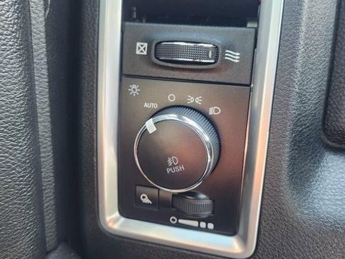 Used 2018 RAM 2500 Power Wagon w/ Luxury Group image 33