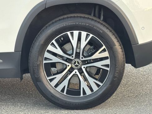 Certified 2025 Mercedes-Benz GLA 250 image 32