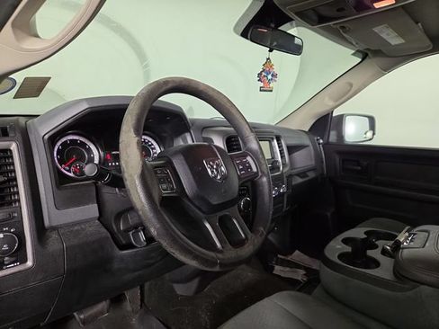 Used 2017 RAM 1500 Express RWD image 14