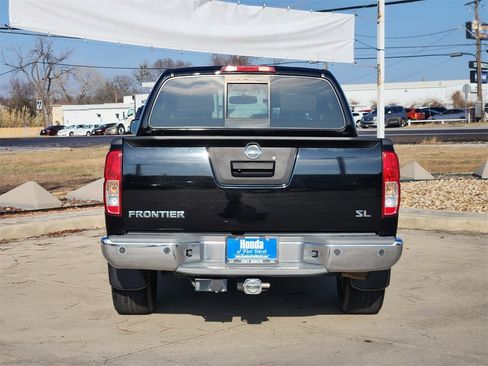 Used 2014 Nissan Frontier SL image 6