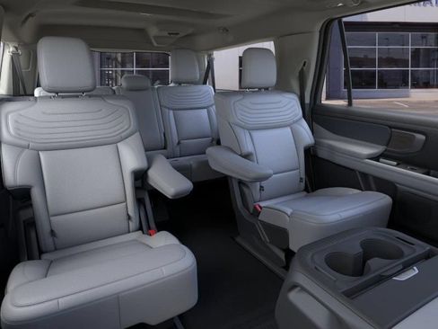 New 2025 Ford Expedition Max Platinum w/ Platinum Ultimate Package AWD/4WD image 15