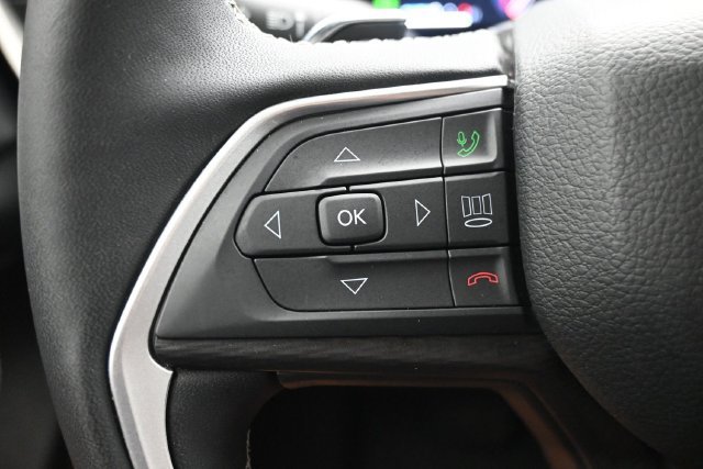 Used 2025 Jeep Grand Cherokee L Altitude RWD image 13