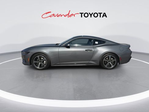 Used 2025 Ford Mustang Premium image 5