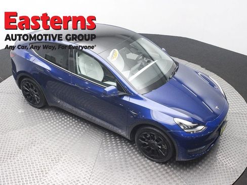 Used 2021 Tesla Model Y Long Range AWD/4WD image 3