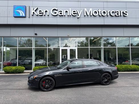 Used 2023 Maserati Quattroporte Modena Q4 AWD/4WD image 1
