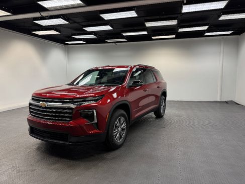 New 2026 Chevrolet Traverse LT w/ LPO, Floor Liner Package image 1