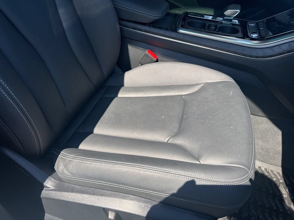 Used 2023 Audi Q8 Premium w/ Convenience Package AWD/4WD image 68