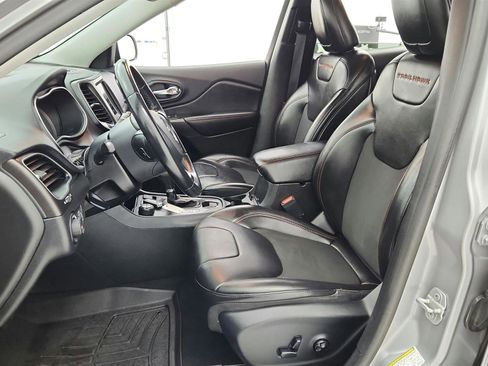 Used 2019 Jeep Cherokee Trailhawk AWD/4WD image 26