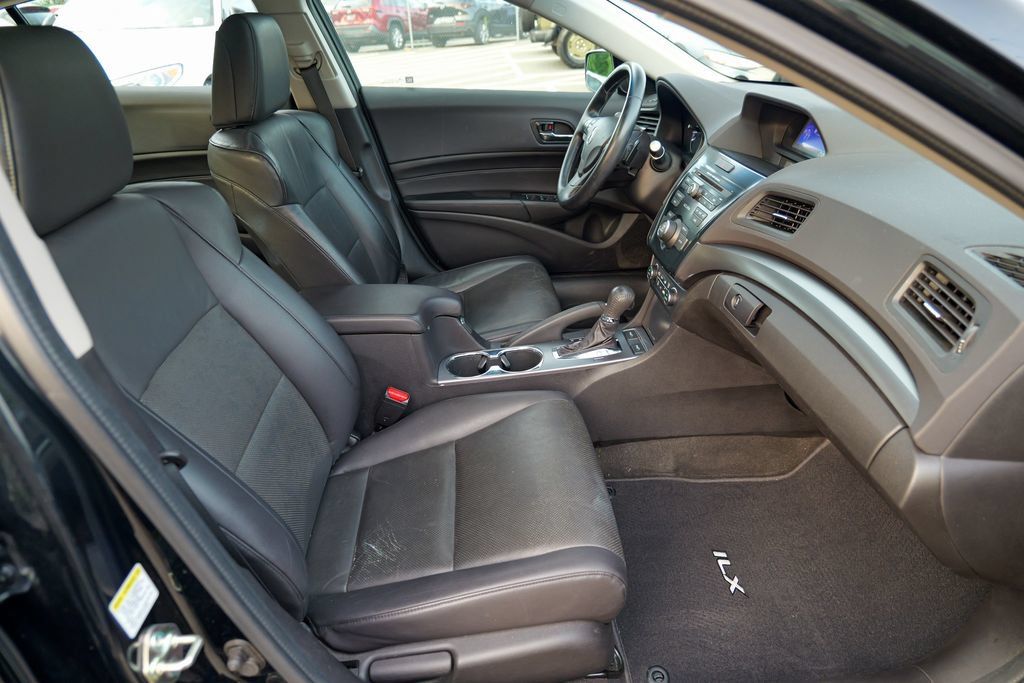 Used 2015 Acura ILX w/ Premium Package FWD image 34