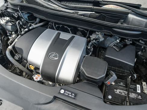 Used 2018 Lexus RX 350L FWD w/ Accessory Package image 28