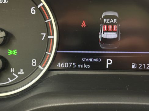 Used 2025 Nissan Rogue SV w/ SV Premium Package FWD image 33