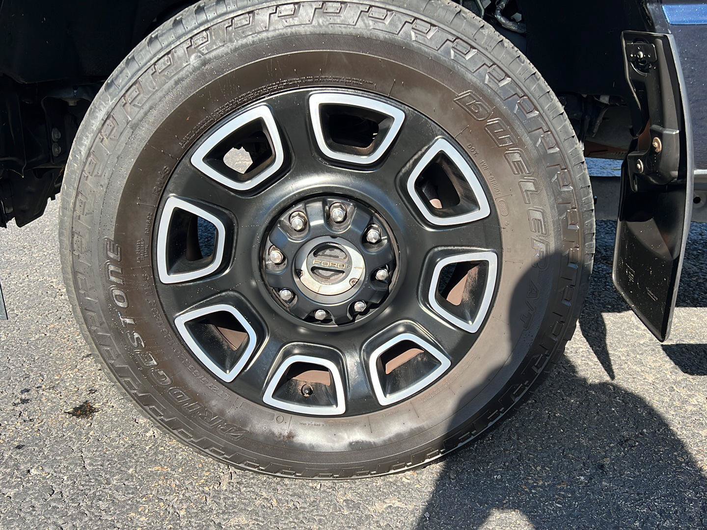 Used 2024 Ford F250 Platinum w/ FX4 Off-Road Package AWD/4WD image 28