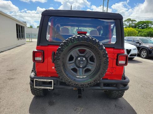 Used 2018 Jeep Wrangler Sport AWD/4WD image 6