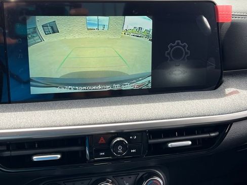 New 2025 Nissan Kicks SV w/ SV Premium Package image 17