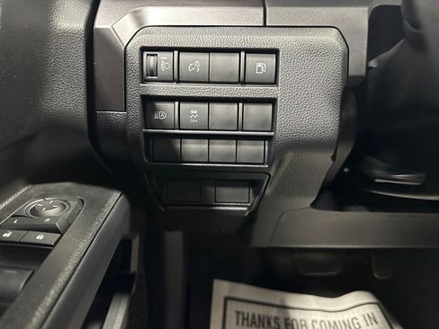 Used 2025 Toyota 4Runner SR5 AWD/4WD image 17