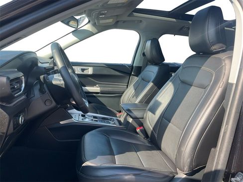 Used 2023 Ford Explorer Limited w/ Equipment Group 301A image 25