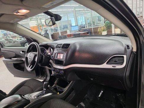 Used 2020 Dodge Journey SE FWD image 13