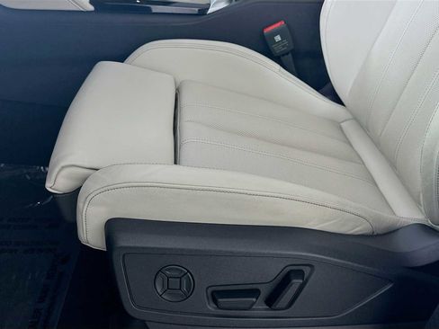 Certified 2025 Audi Q5 Premium Plus w/ Premium Plus image 17