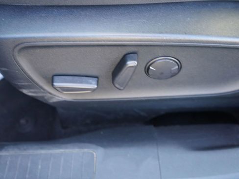 Used 2022 Ford Escape SE w/ SE Sport Appearance Package image 15