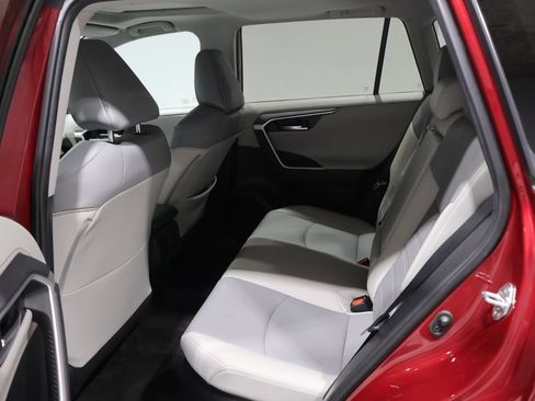 Used 2021 Toyota RAV4 Limited AWD/4WD image 18