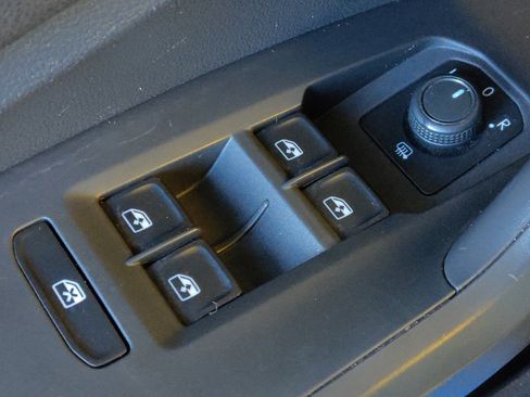 Used 2019 Volkswagen Jetta S w/ Driver Assistance Package FWD image 27
