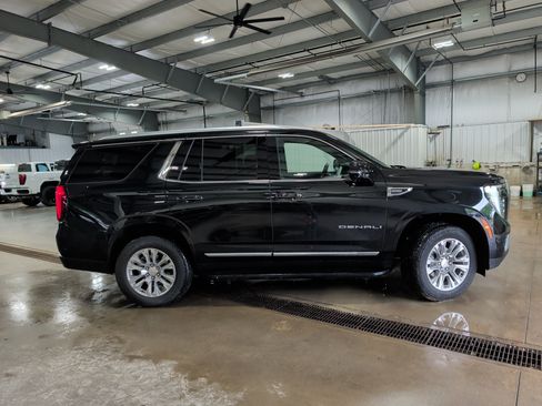 Used 2026 GMC Yukon Denali w/ Advanced Technology Package AWD/4WD image 2