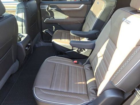 New 2026 GMC Acadia Denali Ultimate w/ LPO, Floor Liner Package image 9
