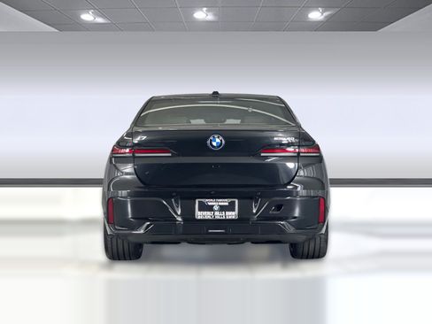 Used 2026 BMW i7 eDrive50 w/ M Sport Package RWD image 10