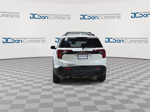 Used 2021 GMC Acadia SLT w/ Elevation Edition image 8