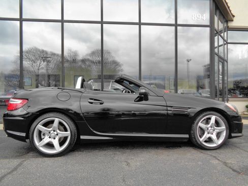 Used 2013 Mercedes-Benz SLK 250 w/ Premium I Pkg image 4