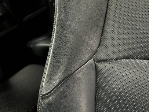 Used 2019 Toyota 4Runner Limited AWD/4WD image 18
