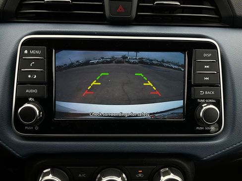 Used 2025 Nissan Versa SV image 27