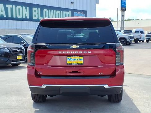 Used 2026 Chevrolet Suburban LT RWD image 6