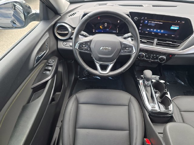 Used 2025 Chevrolet Trax ACTIV w/ Driver Confidence Package FWD image 4