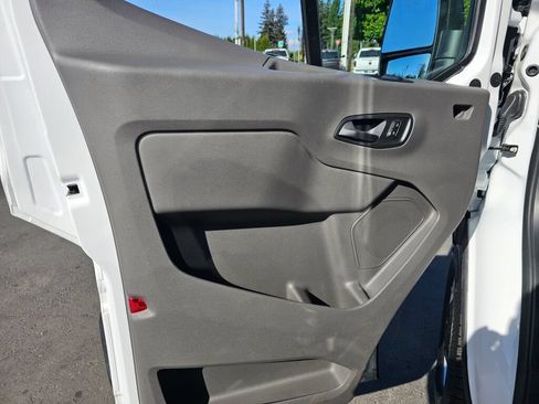 Used 2025 Ford Transit 250 148 High Roof RWD image 17