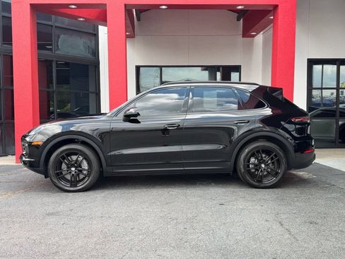 Used 2021 Porsche Cayenne AWD/4WD image 6