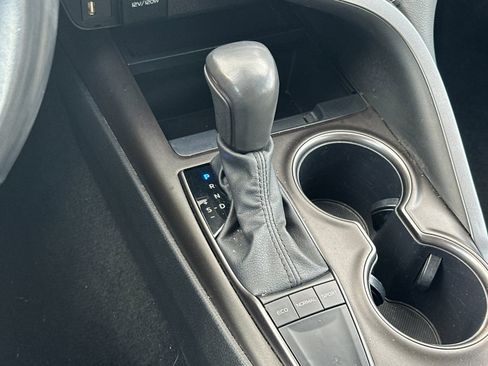 Used 2024 Toyota Camry SE image 19