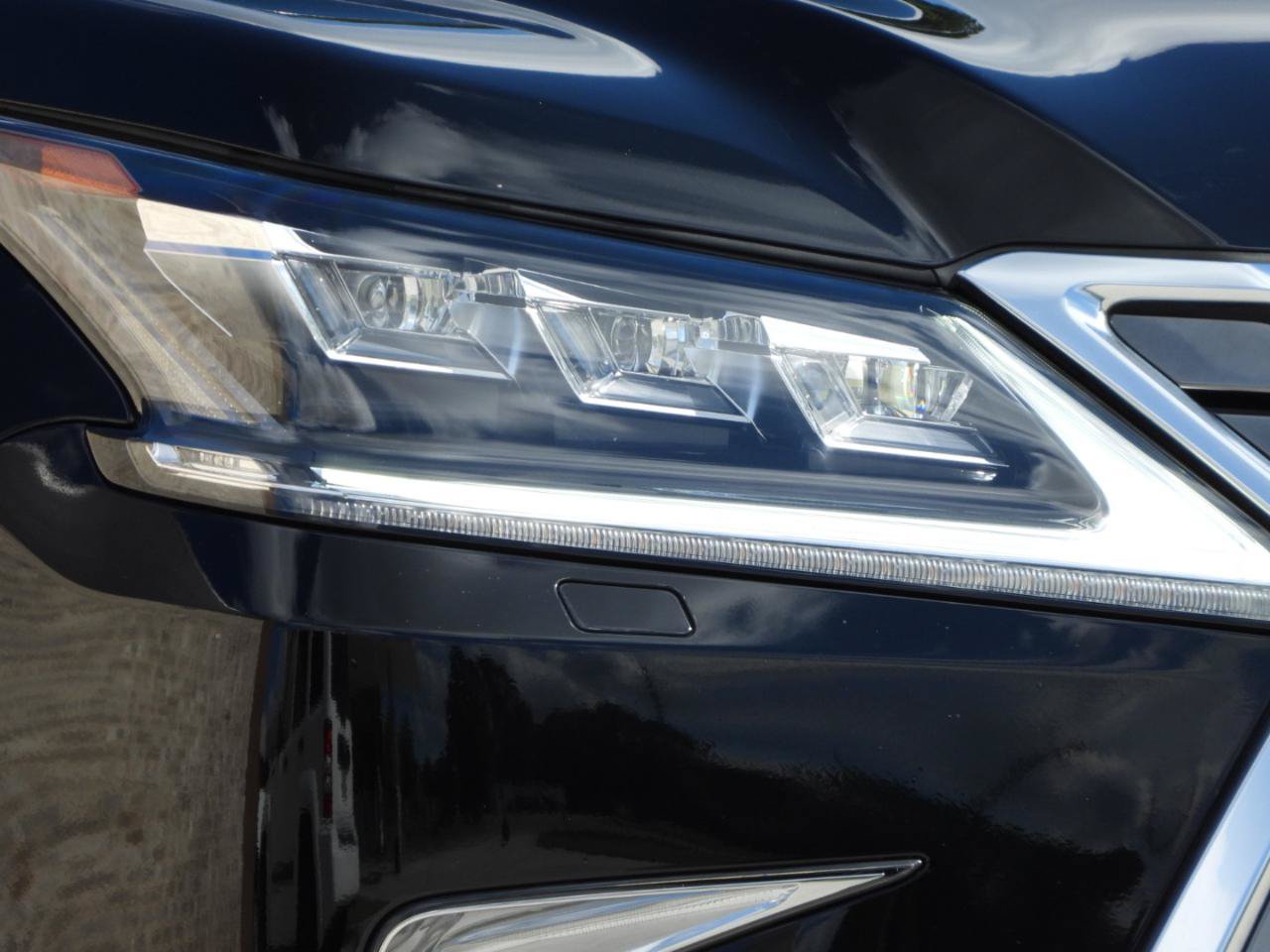 Used 2016 Lexus LX 570 4WD image 16