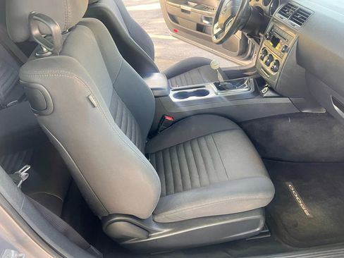 Used 2014 Dodge Challenger R/T image 13