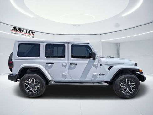 New 2026 Jeep Wrangler Unlimited Sahara AWD/4WD image 2