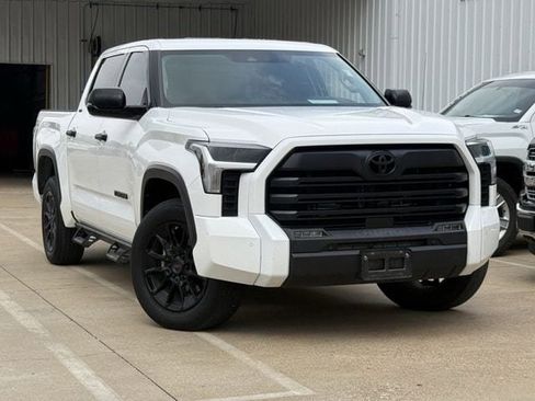 Used 2023 Toyota Tundra SR5 w/ SR5 Convenience Package AWD/4WD image 2